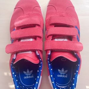 ADIDAS Gazelle Shoes in size 2!!! Like New